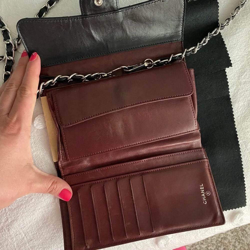 CHANEL Black Quilted Key & Card Holder - Picture 4 of 13